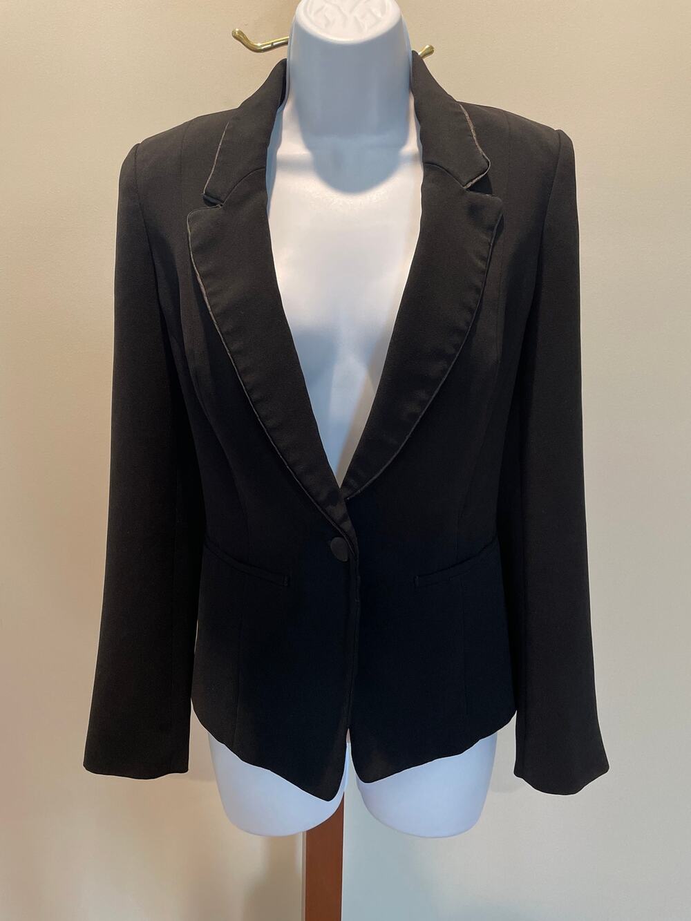 White House Black Market Classic Blazer Size 4 Black